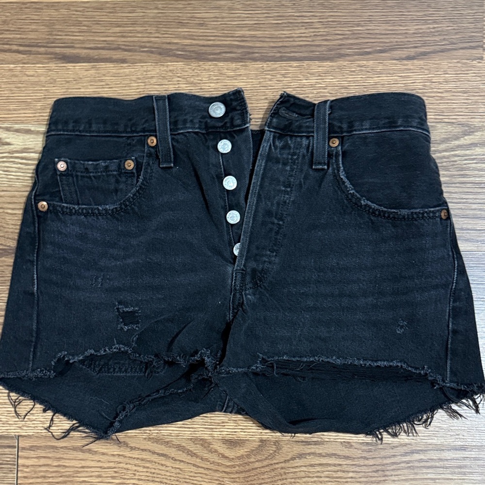 Levi’s 501 Black Denim Women's Shorts. Size 26